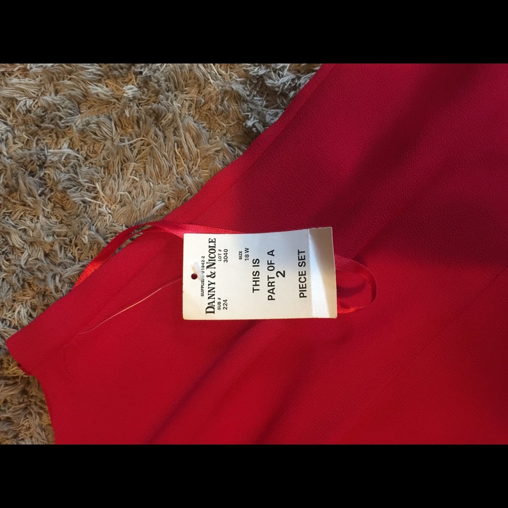 Red 2piece dress just in time for the holidays. - Picture 7 of 8